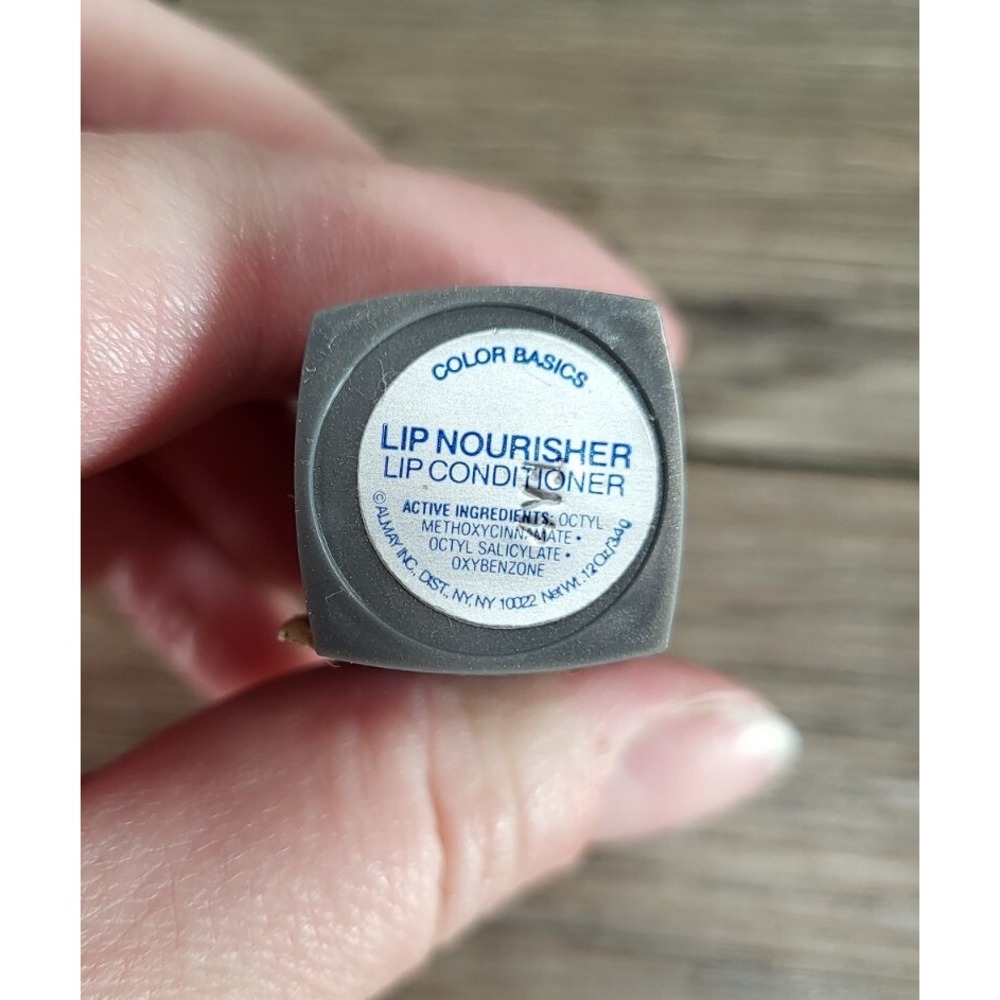 Almay‎ Lip Nourisher Brand New